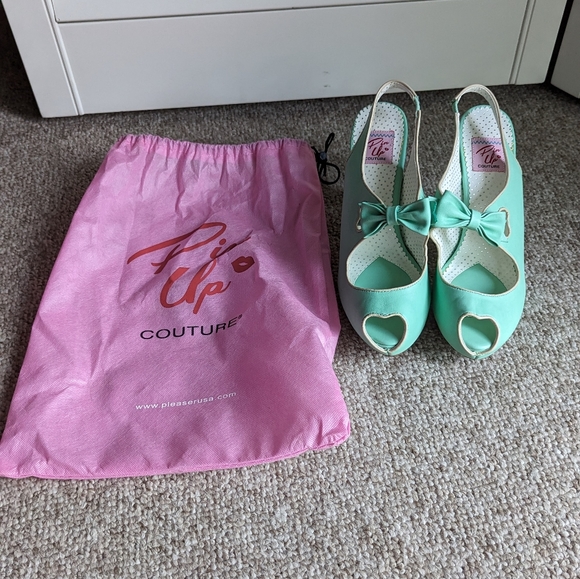 💖HP💖 NWOT Pin Up Couture Bettie Mint Sandal With Cutout Heart - Picture 6 of 13